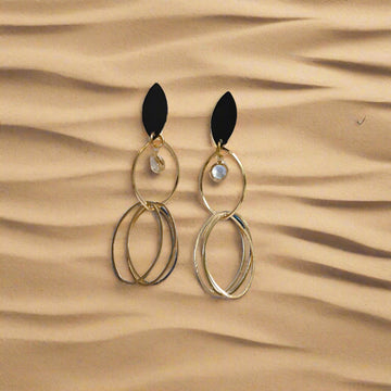 STUNNING LEAF DESIGN DANGLER EARRING
