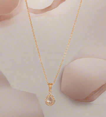 ROSE GOLD PLATED OVAL SHAPE WHITE PENDANT CHAIN