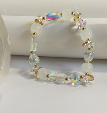 STYLISH WHITE CRYSTAL BEADED BRACELET FOR WOMEN AND GIRLS