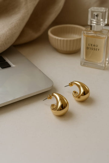 STYLISH LIGHTWEIGHT KOREAN STUD EARRING
