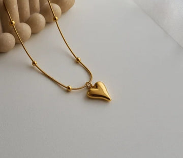 Dainty beaded heart pendant chain