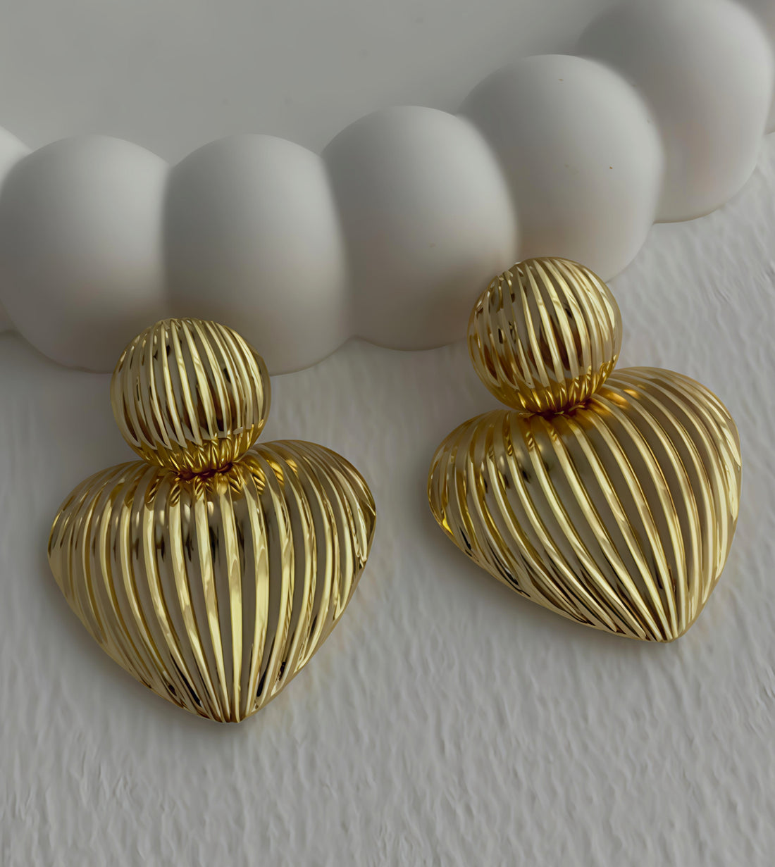 ANTITARNISH RIBBED HEART DROPS EARRING