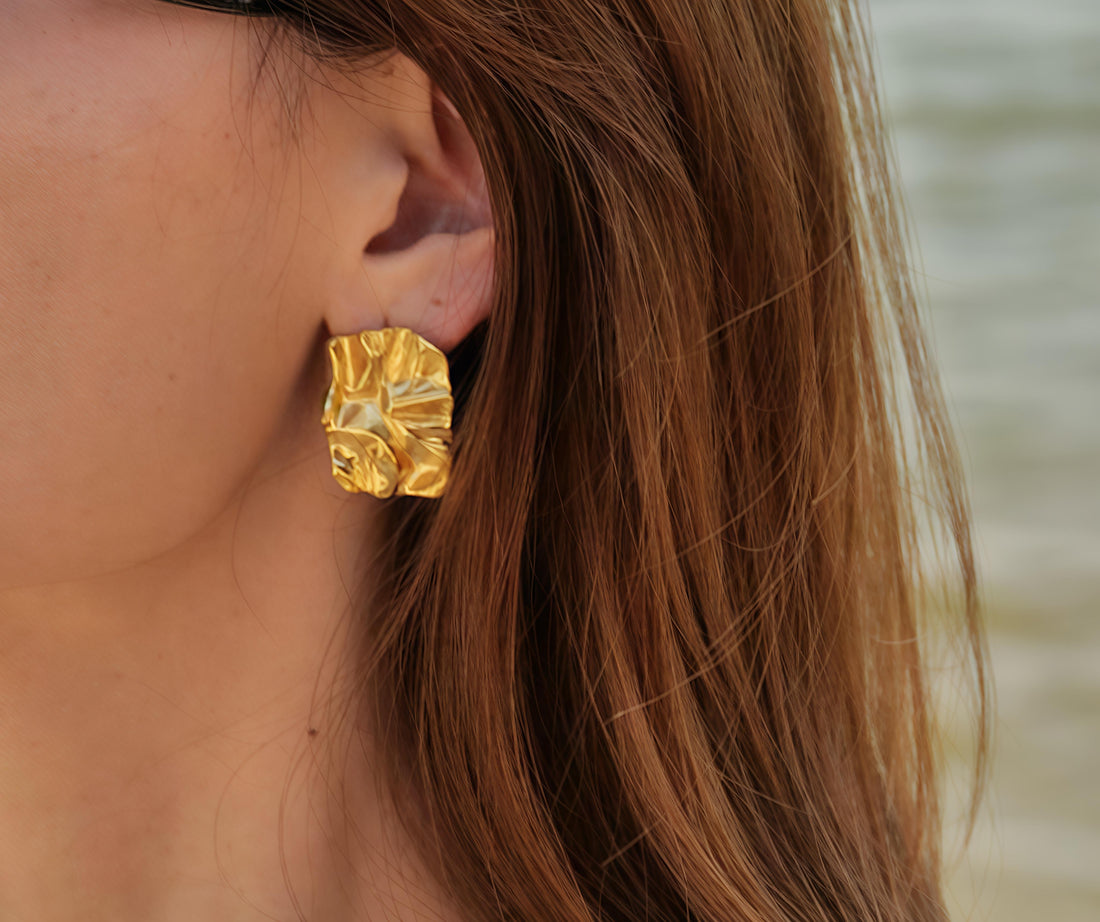 ANTITARNISH  TEXTURED RECTANGLE STUD EARRING