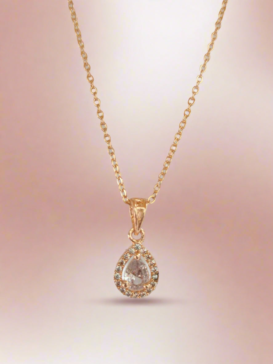 ROSE GOLD PLATED OVAL SHAPE WHITE PENDANT CHAIN