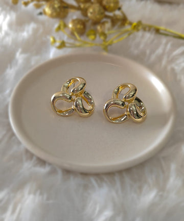 ANTI TARNISH FLOWER DESIGN STUD EARRING