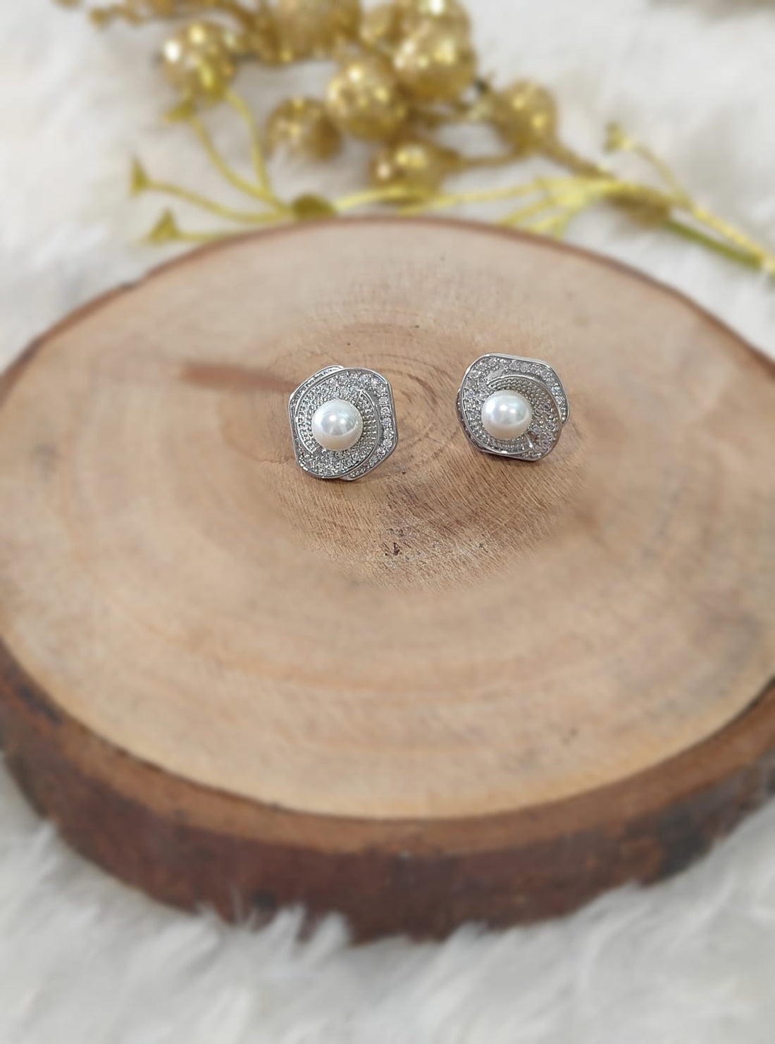 925 STERLING SILVER TONE PLATED FLOWER PEARL EARRING