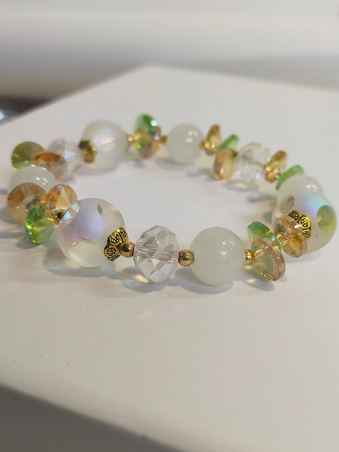 STYLISH WHITE ROUND CRYSTALBEADED BRACELET FOR WOMEN AND GIRLS
