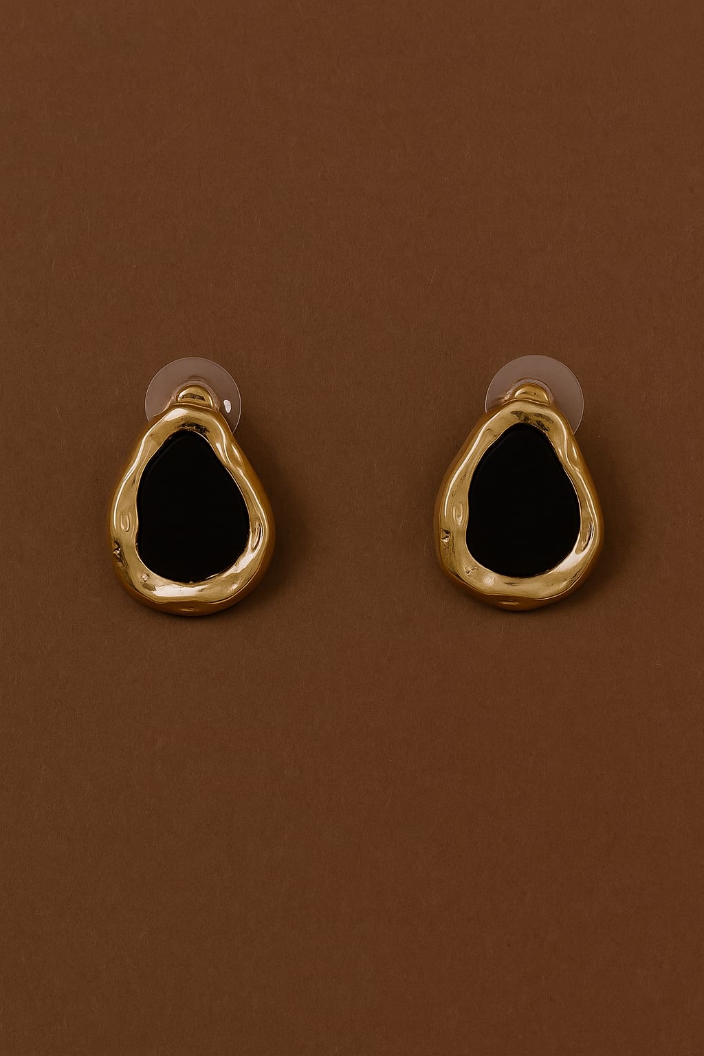 STYLISH MOLTEN GOLD STATEMENT STUD EARRING