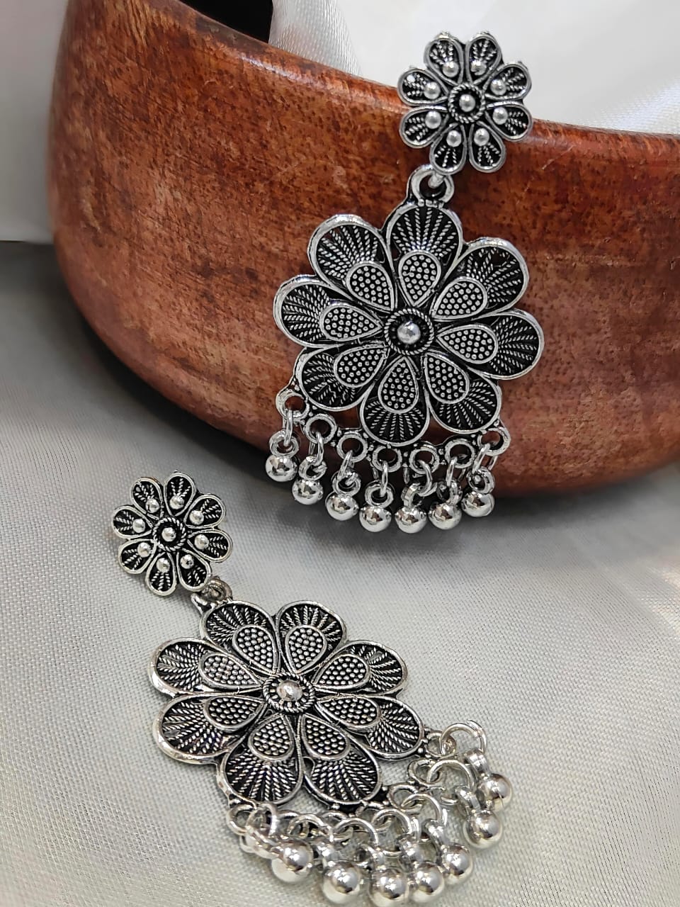 Rajwadi Phool Oxidized Jhumkis