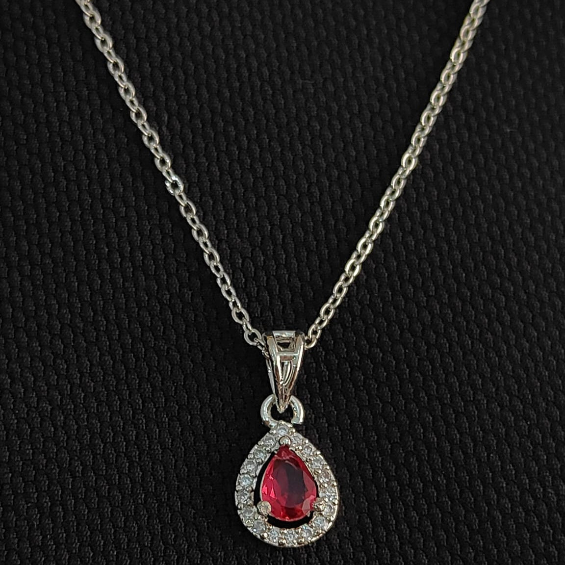 SILVER PLATED OVAL SHAPE RUBY CRYSTAL PENDANT CHAIN