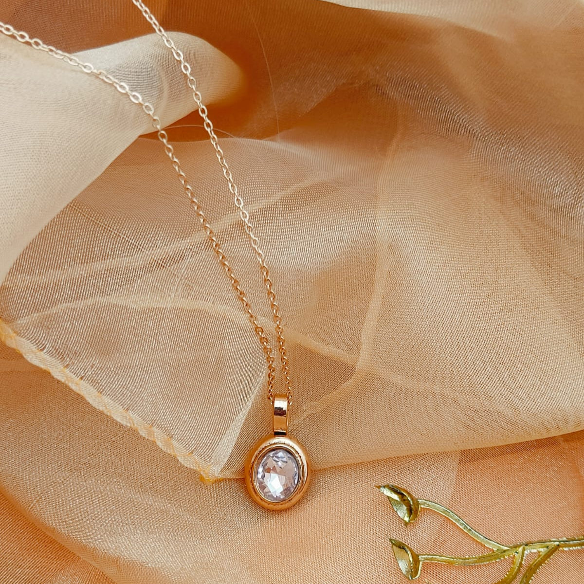 WHITE CRYSTAL FANCY OVAL PENDANT