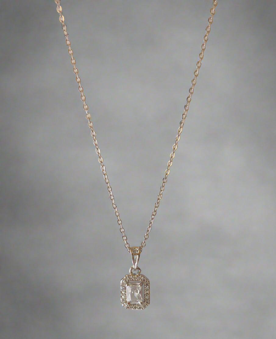 SILVER PLATED CUBIC WHITE CRYSTAL STUD PENDANT CHAIN