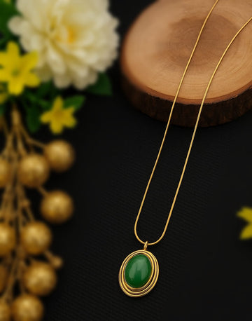 GOLDTONE PLATED CLASSICAL WOMEN EMERALD NECKLACE