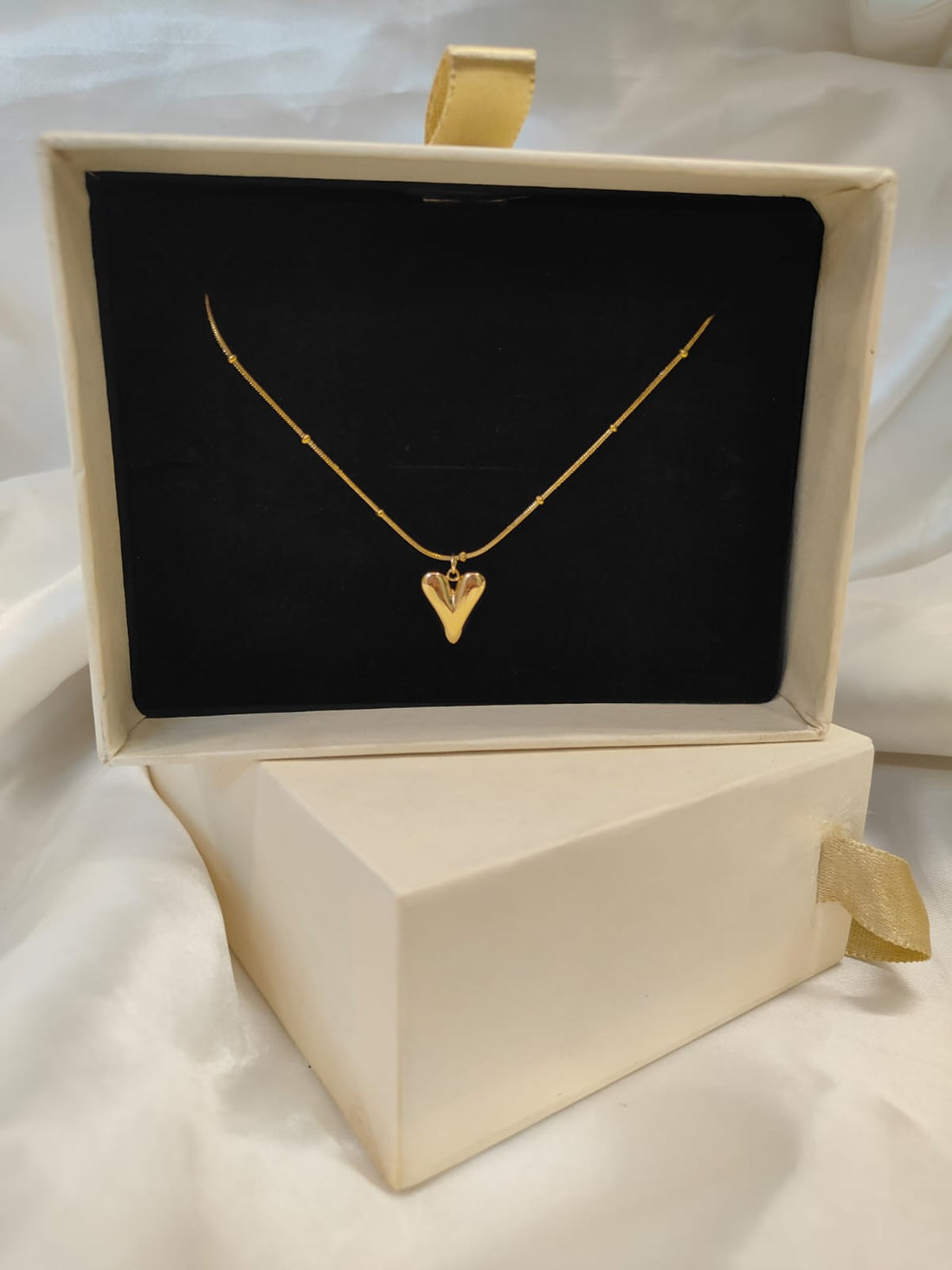Dainty beaded heart pendant chain
