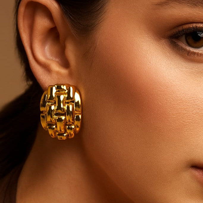 ANTITARNISH TEXTURED OVAL STUD EARRING
